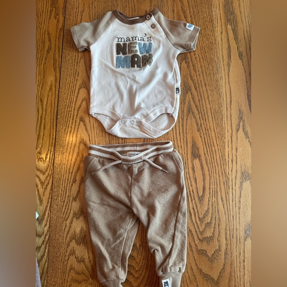 3 Matching Sets - Picture 4 of 9